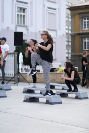 MNN 2018_105